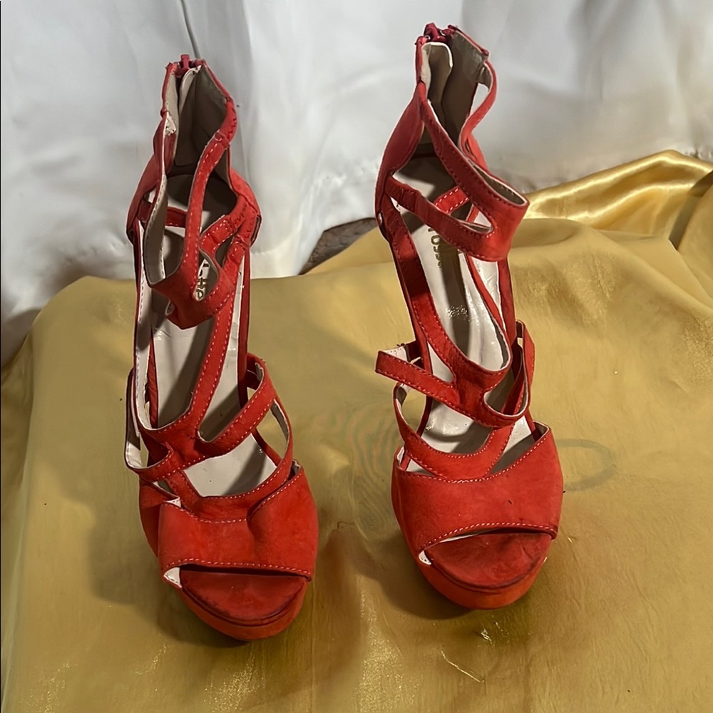 Stylish salmon Strappy Women's Heels